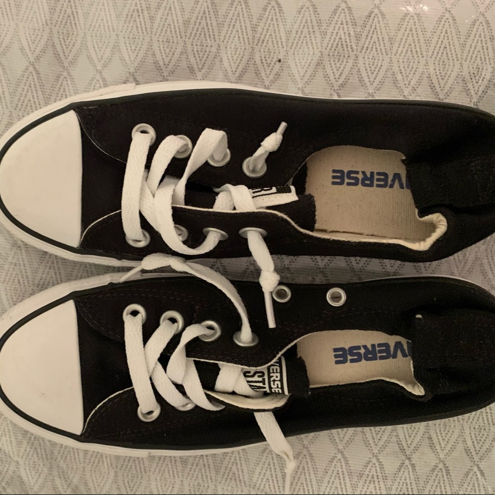 Like new wore once converse All Star size 6